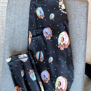 Feed me or fight me donut skull leggings